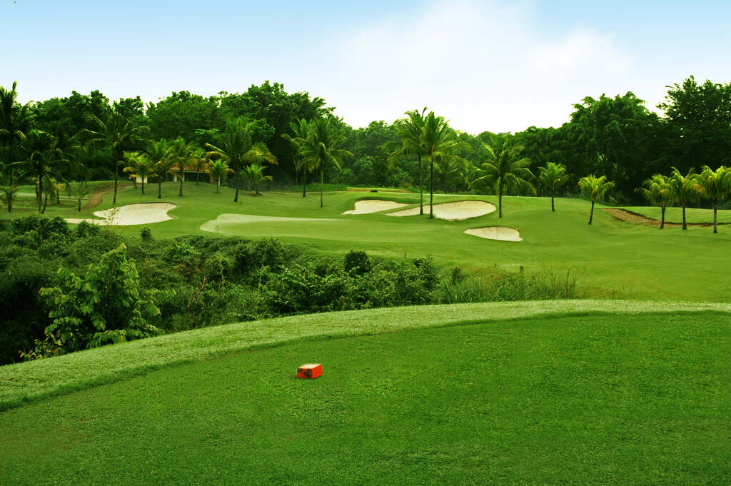 Yang Spesial untuk Pegolf Senior dari Riverside Golf Club