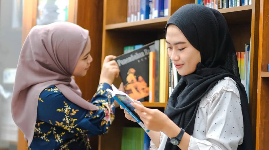 4 Rekomendasi Kampus Jurusan Pendidikan Bahasa dan Sastra Indonesia Terbaik di Jogja, Selamatkan Generasi Muda untuk Kembali Mencintai Bahasa Nasional