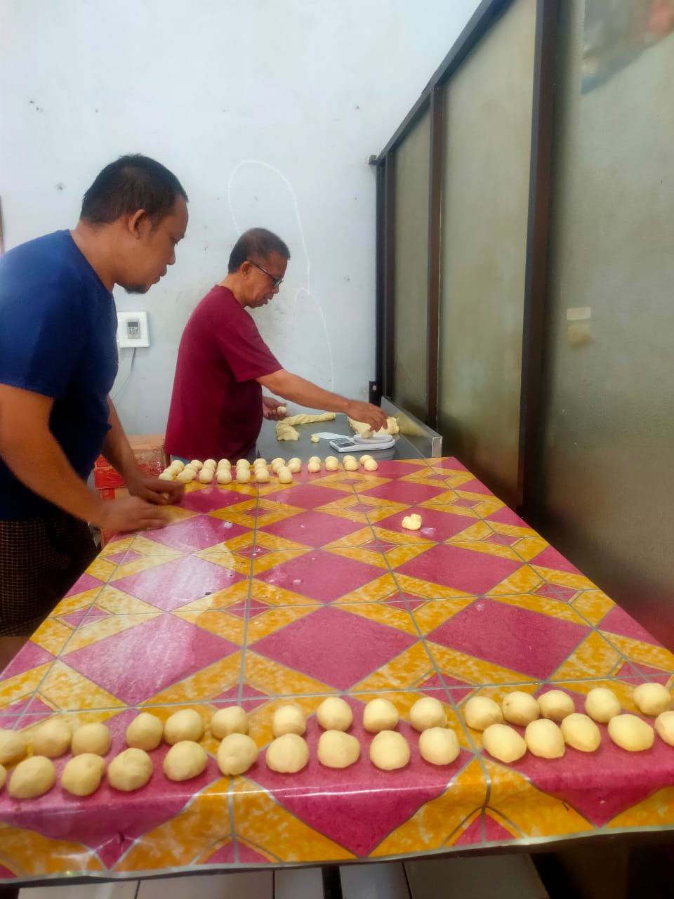 Keterampilan Baru Warga Binaan Membuat Roti Manis dan Gurih di Dalam Jeruji Besi