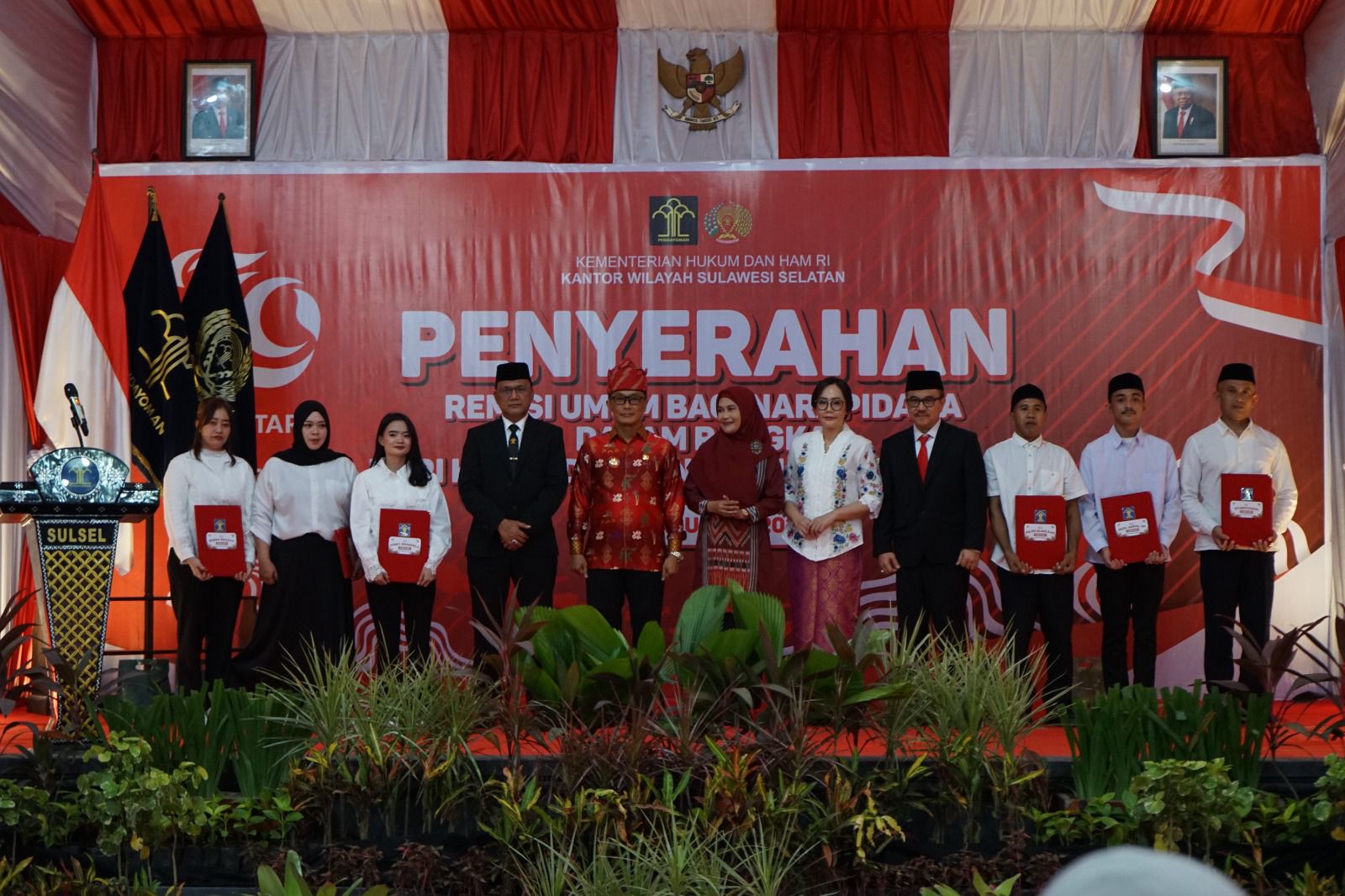 961 warga binaan pemasyarakatan (WBP) di Lapas Kelas I Makassar memperoleh remisi, 5 diantaranya dinyatakan bebas