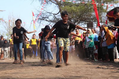 Rayakan Hari Kemerdekaan RI, Polres Bantul Gelar Aneka Lomba di Pesisir Pantai