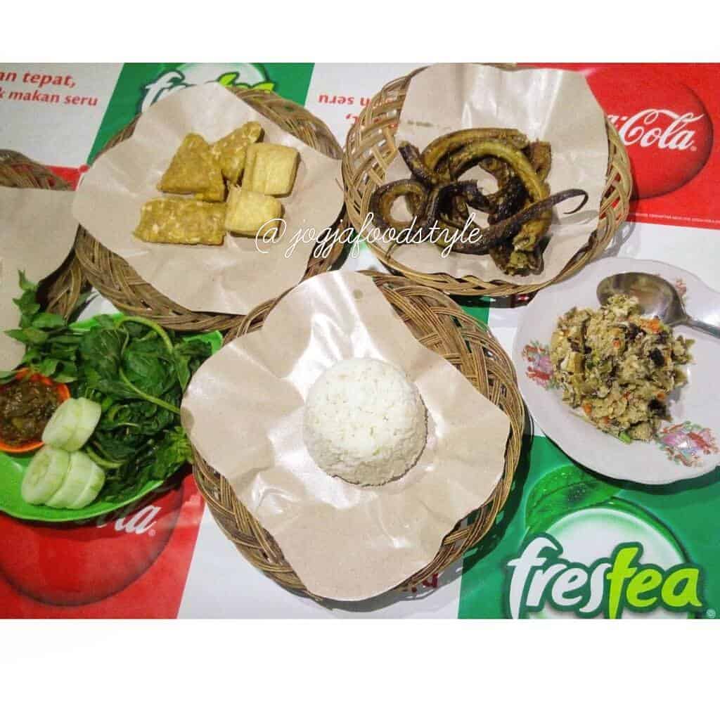 Rekomendasi Kuliner Pedas di Bantul: Nikmati Kelezatan Sambel Belut Pak Sabar, Simak Lokasi dan Daftar Menunya