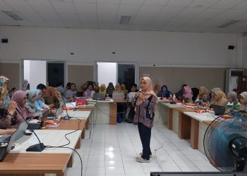 Dinas Kesehatan Kota Makassar melaksanakan Pelatihan Operator untuk Pelaporan Capaian Indikator Standar