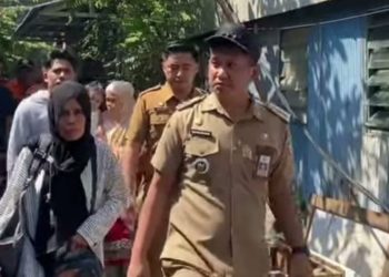 Camat Bontoala dampingi Kadis Sosial Makassar lakukan Peninjauan lokasi kebakaran di Jalan Laiya
