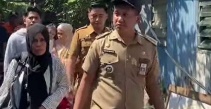 Camat Bontoala dampingi Kadis Sosial Makassar lakukan Peninjauan lokasi kebakaran di Jalan Laiya