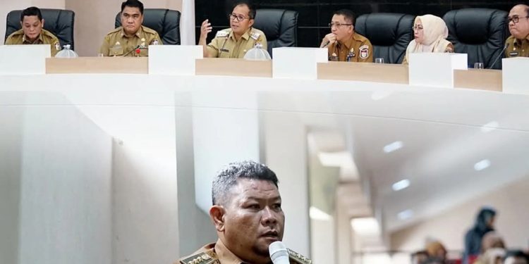 Camat Tamalate beserta Jajaran Lurah mengikuti Apel Lingkup Pemerintah Kota Makassar