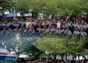 Sekcam Tamalate memimpin apel kesiagaan anggota satlinmas Kecamatan Tamalate