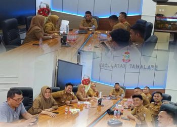 Camat Tamalate melaksanakan rapat koordinasi bersama seluruh jajaran lurah