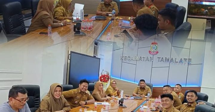 Camat Tamalate melaksanakan rapat koordinasi bersama seluruh jajaran lurah