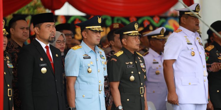 Pjs Wali Kota Makassar Arwin Azis Hadiri Sertijab Komandan Lantamal VI