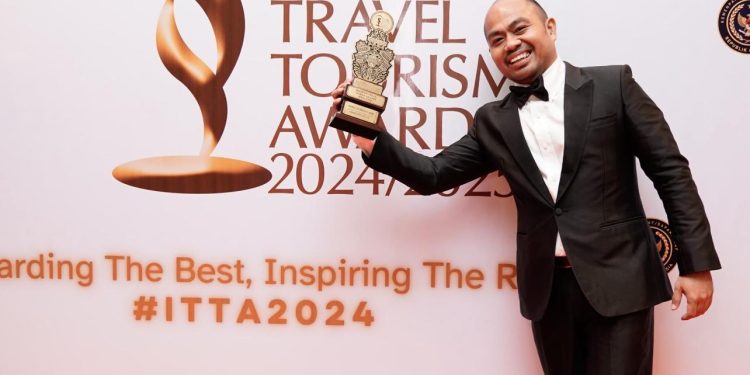 Kadispar Roem raih penghargaan Top Hospitality Leader di ajang bergengsi 15th Indonesia Travel & tourism Awards 2024