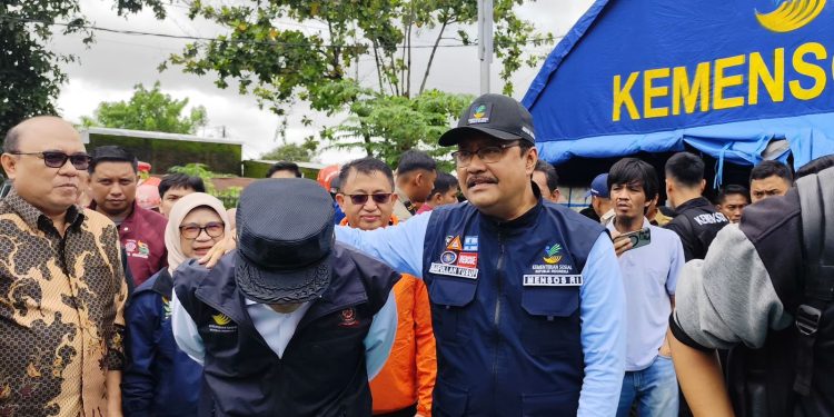 Mensos RI Kunjungi Dua Lokasi Pengungsian Di Manggala