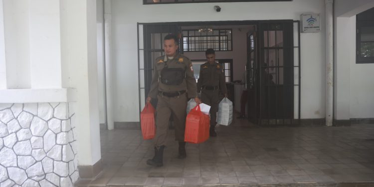 SKPD Pemkot Makassar Kumpulkan Ribuan Nasi Kotak untuk Korban Terdampak Banjir di Manggala