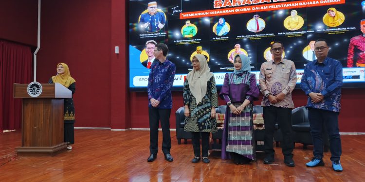Pemkot Makassar Terima Penghargaan atas Pelestarian dan Perlindungan Bahasa Daerah