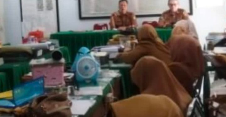 PendidikanUPT SPF SMPN 52 Makassar Gelar Brifing Bahas Kebijakan Baru Kemendikdasmen Tahun 2025