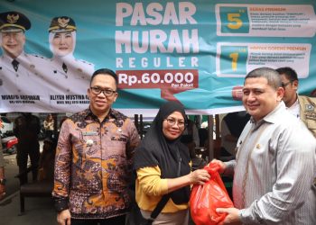 Pastikan Pasar Murah Tepat Sasaran, Wali Kota Makassar Munafri Tinjau Dua Titik Lokasi Pasar Murah