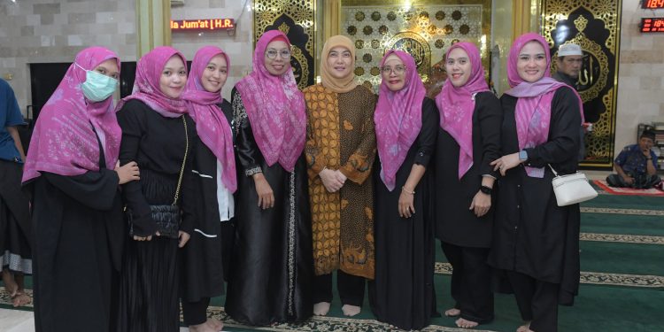 Wakil Wali Kota Makassar Aliyah Mustika Ilham, Buka Puasa Bersama di Masjid Nurul Jihad