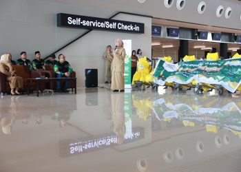 Aliyah Mustika Ilham Apresiasi Kegiatan Sosial DPD Amphuri di Bandara Sultan Hasanuddin