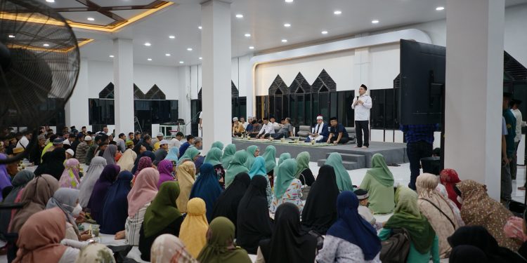 Wali Kota Munafri Buka Puasa Bersama Jemaah Masjid Al-Markaz