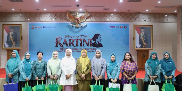 TP PKK, Dekranasda, dan Pokja Bunda PAUD Kota Makassar Ikuti Edukasi Literasi Digital, Melinda Aksa: Perempuan Wajib Melek Digital untuk Kemandirian Finansial