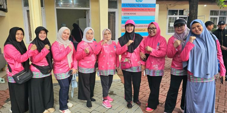 TP PKK Makassar Turun Langsung Dukung Jumat Bersih di Panampu Jelang Lomba Kelurahan