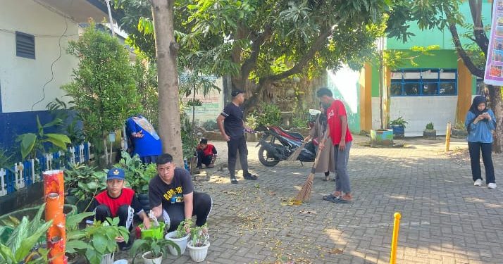 Kegiatan RABU Bersih Tim Adiwiyata UPT SPF SMP NEGERI 21 MAKASSAR