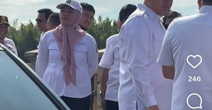 Kadis PU Kota Makassar, Zuhalesi Zubir mendampingi Wali Kota Makassar, Munafri Arifuddin pada Survey Lokasi Pembangunan Jalan Alternatif Perintis Kemerdekaan Menuju Bukit Baruga