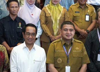 Kadis PU Kota Makassar Zuhalesi Zubir Mendamping Wali Kota Makassar, Dalam Acara Place Making Summit