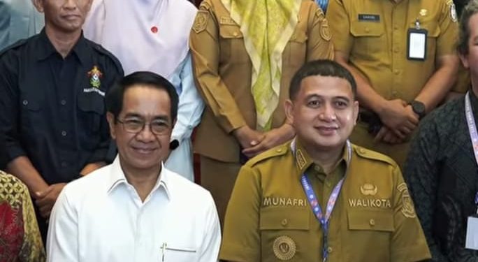 Kadis PU Kota Makassar Zuhalesi Zubir Mendamping Wali Kota Makassar, Dalam Acara Place Making Summit