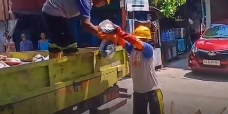 Dinas PU Makassar Gerak Cepat Normalisasi Drainase di Jalan Layya
