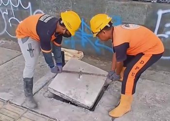 Dinas PU Makassar Pasang Manhole Drainase di Tanjung Bunga