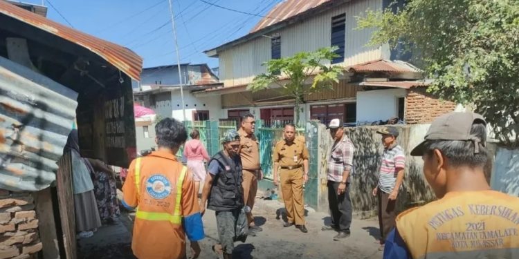 Camat Tamalate Gerak Cepat Tinjau Lokasi Kebakaran di Maccini Sombala