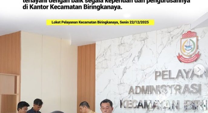 Menjaga Kualitas Layanan, Camat Biringkanaya Turun Langsung ke Loket Pelayanan