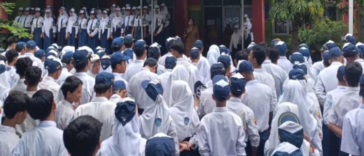 Disiplin dan Prestasi Menguat! SMP Negeri 45 Makassar Awali 2026 dengan Gerakan Karakter dan Literasi Siswa
