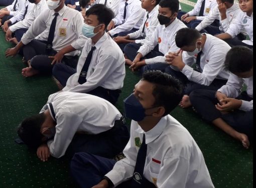Bangun Generasi Berkarakter, SMP Negeri 52 Makassar Sukses Laksanakan Program SMARTTREN 2026