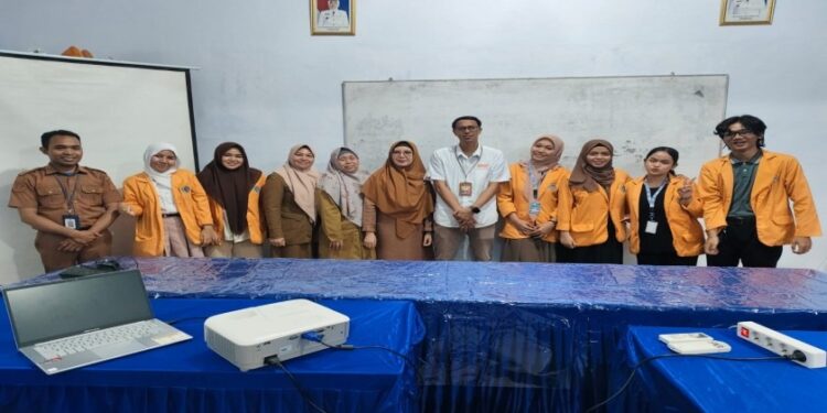 SMPN 5 Makassar Melangkah Maju di Era AI, Guru Bahasa Dibekali Inovasi Story Book Digital